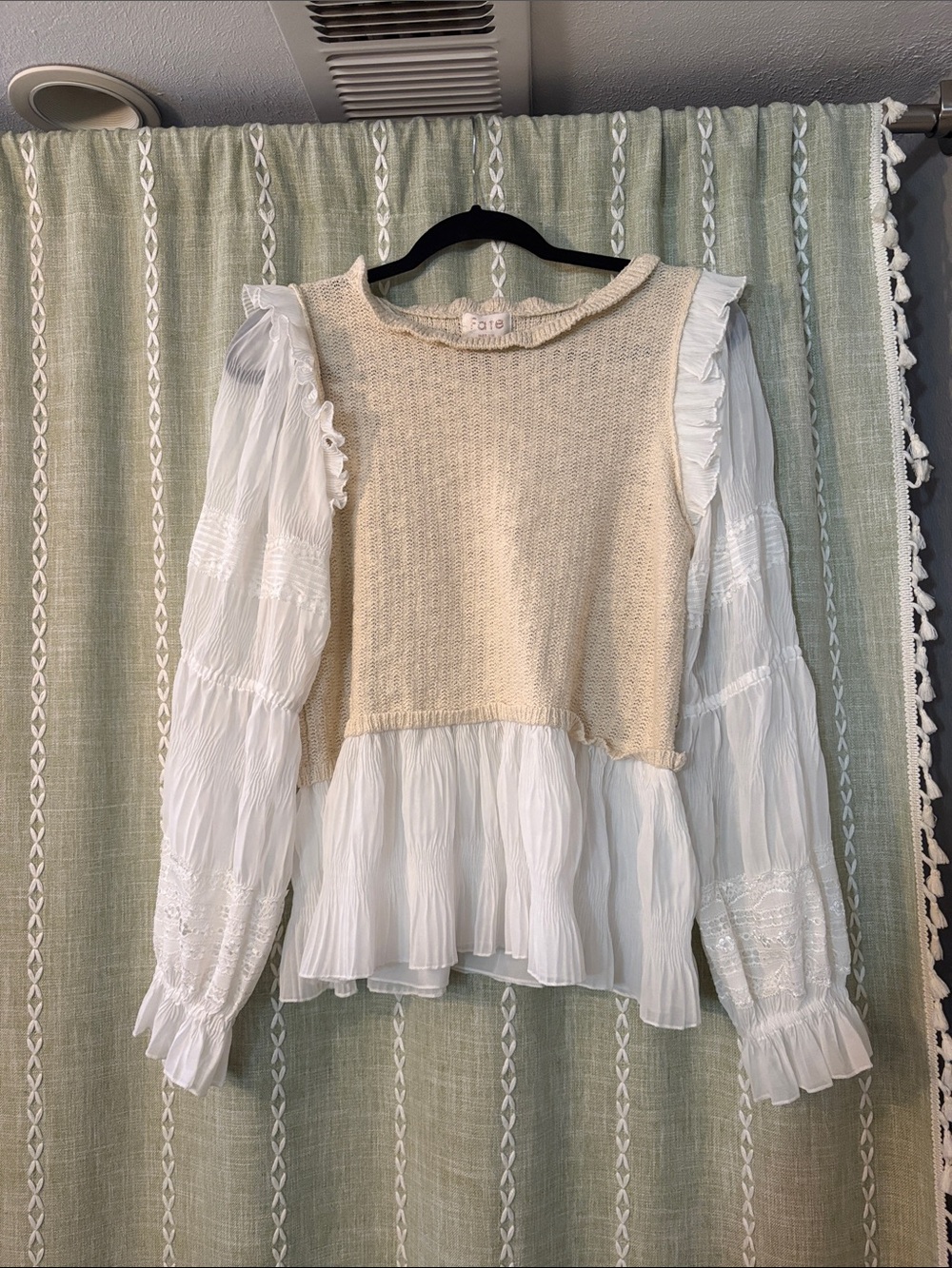 Knit long sleeve blouse